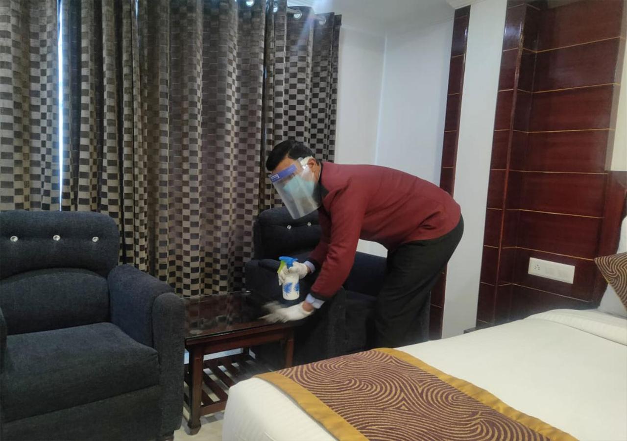 Hotel White Grand Shimla - In City Centre - A Centrally Ac Hotel Экстерьер фото