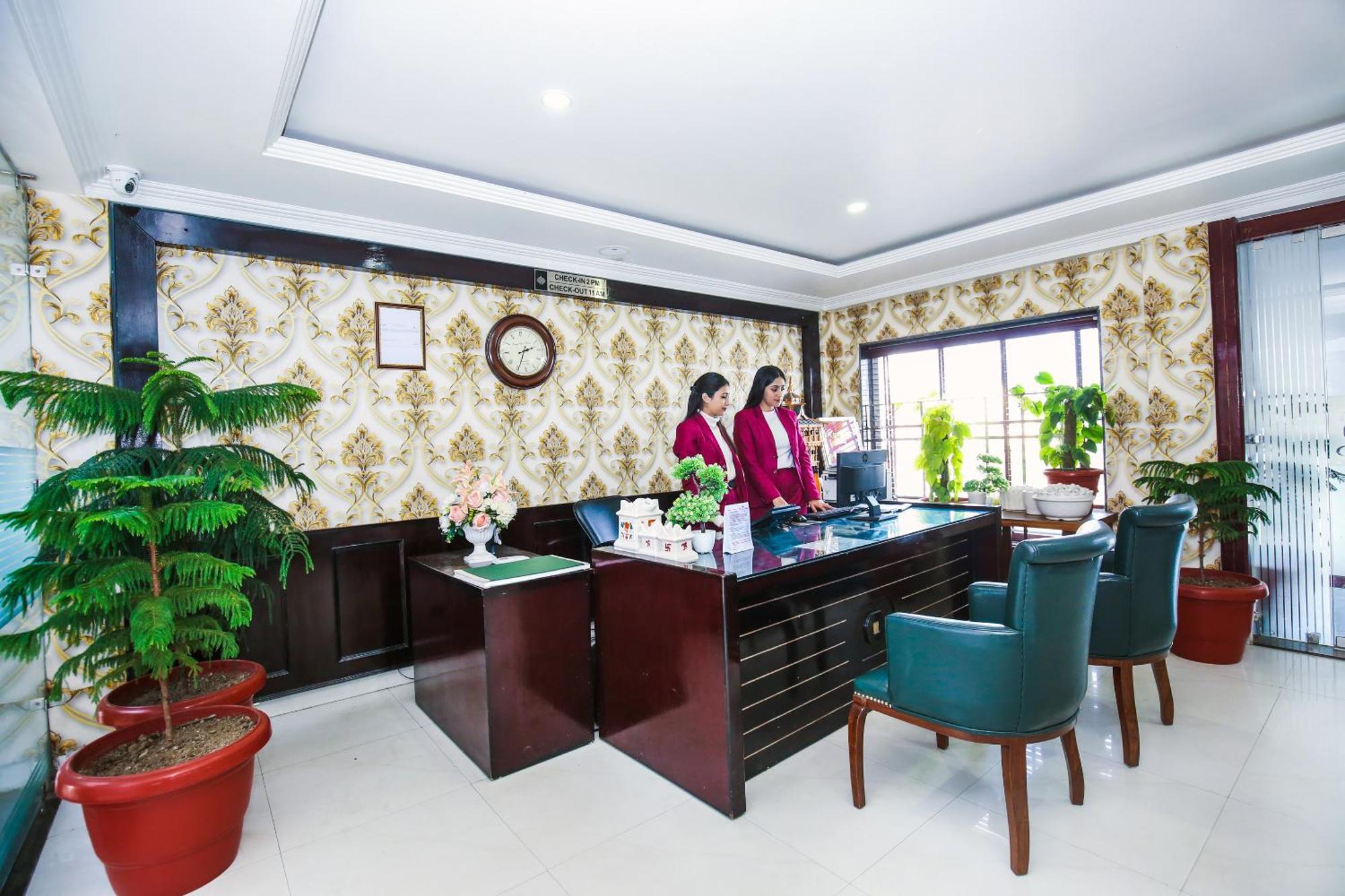 Hotel White Grand Shimla - In City Centre - A Centrally Ac Hotel Экстерьер фото
