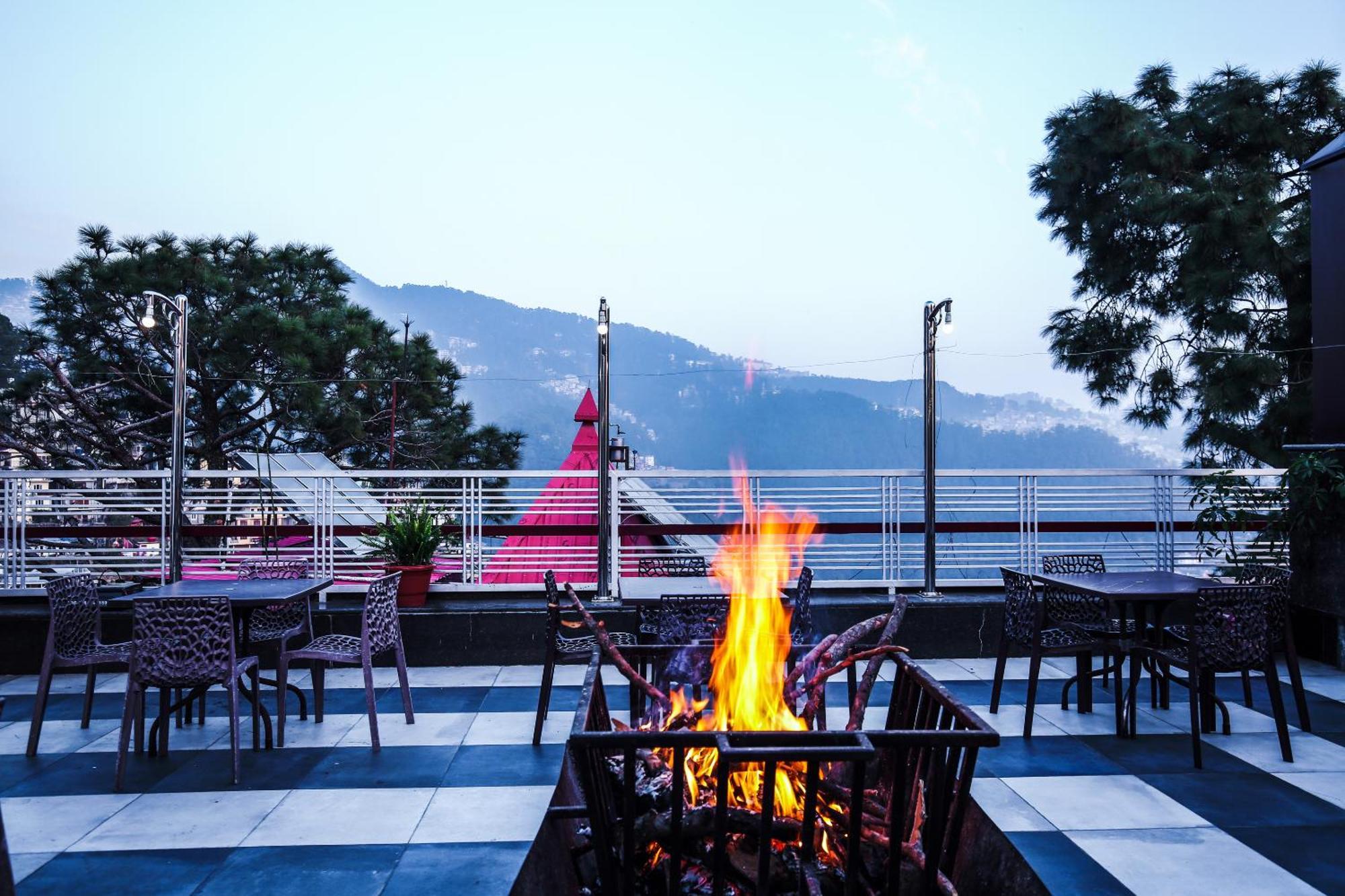Hotel White Grand Shimla - In City Centre - A Centrally Ac Hotel Экстерьер фото