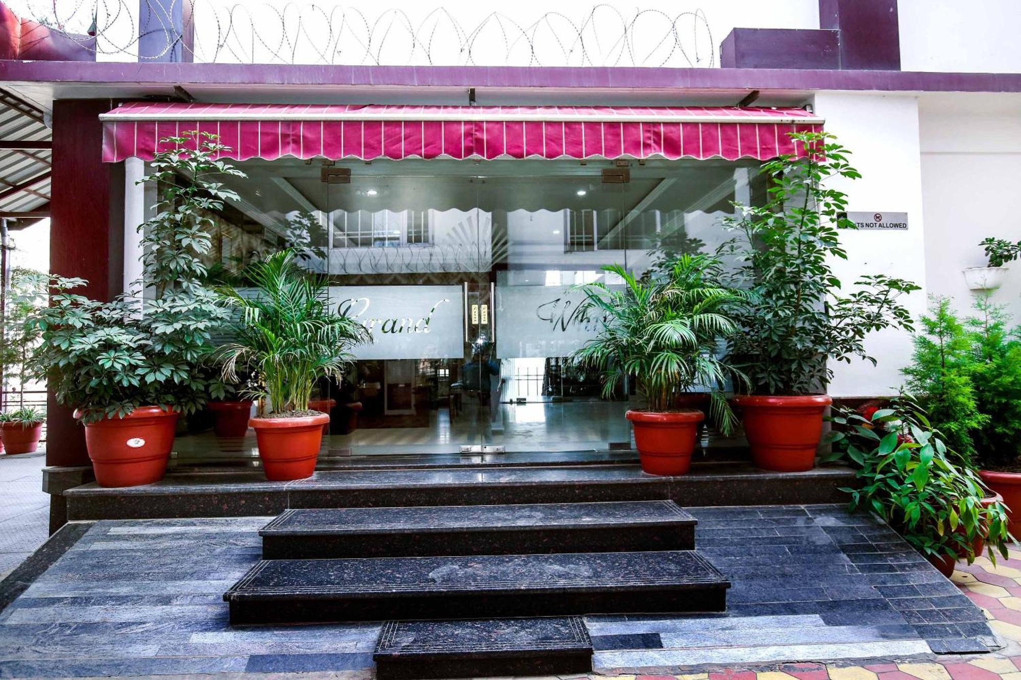 Hotel White Grand Shimla - In City Centre - A Centrally Ac Hotel Экстерьер фото